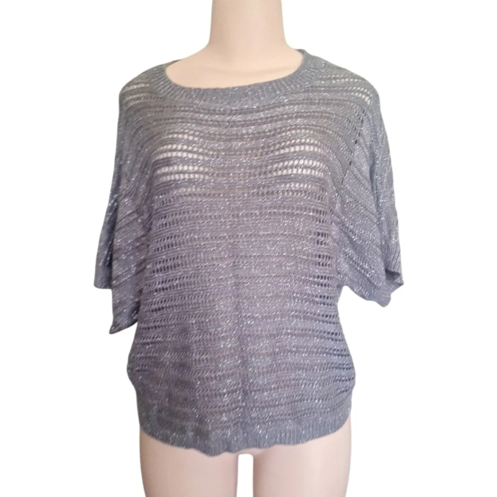 🎁New York & Company Silver Women's Knit Top Size Small